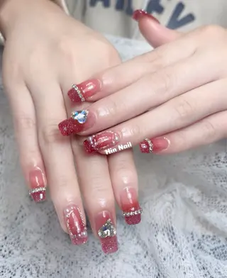 ネイル HIN NAILのネイルデザイン