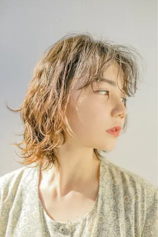 ショート コテ巻き/パーマ/艶 透明感/荻原凜太郎のヘアスタイル