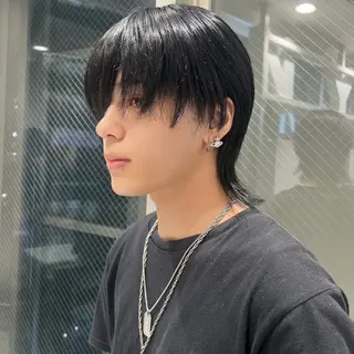 カラー メンズ ウルフカット/ ハイトーン/作山葵のヘアスタイル