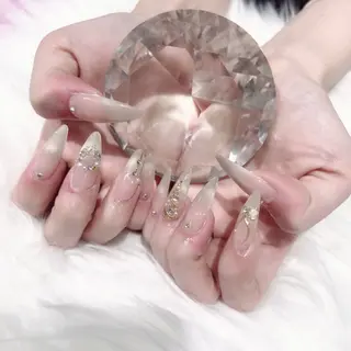 ネイル Rola所属・⟡˖· まゆり꙳⟡のネイルデザイン