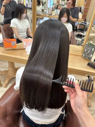 セミロング 美 海のヘアスタイル