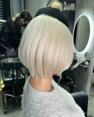 ショート カラー 🌟ブリーチ/ボブ/ レイヤー渋谷☀️のヘアスタイル