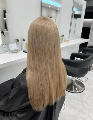 ロング カラー ハイトーンカラー 🦄レイヤーカットのヘアスタイル