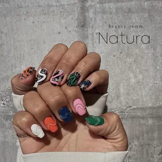 ネイル マツエク・マツパ アイブロウ beautyroom Naturaのネイルデザイン