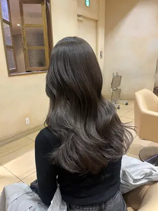 ロング zacc所属・汐折 幸莉のヘアスタイル