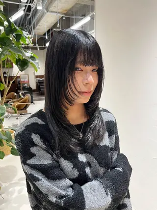 ミディアム カラー レイヤーカット/カラ ー/U24/河野凜のヘアスタイル