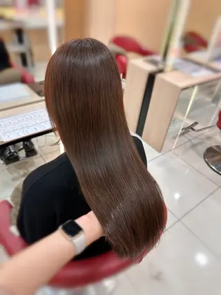 ロング 赤み消し艶カラー・ 透明感カラー×美髪のヘアスタイル