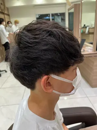 メンズ 伊佐 愛のヘアスタイル