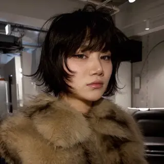 ショート パーマ miu🪅ダブル カラー/縮毛矯正のヘアスタイル