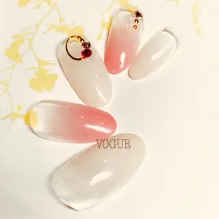 ネイル VOGUE ×SWANのネイルデザイン