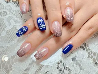 ネイル マジックミラー所属・マジック ミラーのネイルデザイン