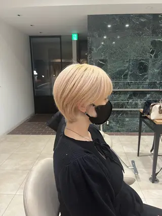 ショート カラー 髪の修復専門サロン　hair place VIVE所属・KOTA / ハイトーン/髪質改善のヘアスタイル