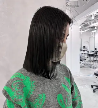 ミディアム foto所属・𝐁𝐋𝐔𝐄𝐓 /カット特化/新宿のヘアスタイル