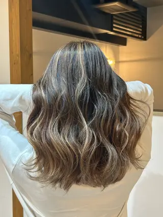 カラー 🌟デザインカラー 久保悠那のヘアスタイル