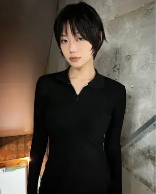 ショート kosoraレイヤー ハイトーン/デザインのヘアスタイル