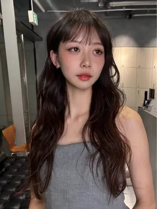 ロング 飯ヶ谷 成海のヘアスタイル