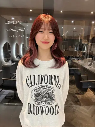 ミディアム カラー 韓国🇰🇷レイヤー 映える顔周り🩷のヘアスタイル