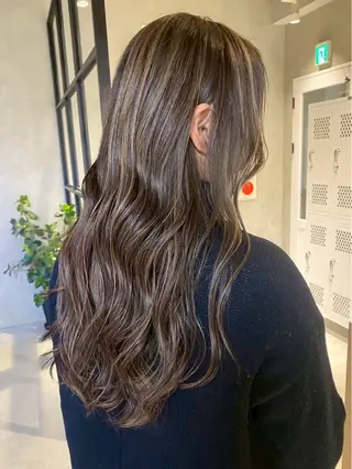 セミロング カラー elima横浜西口所属・fifth/シン🌿 透明感カラー/パーマのヘアスタイル