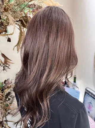 カラー G.O.A.T hair所属・Karen ✂︎GOAThairのヘアスタイル
