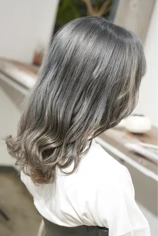 ミディアム カラー ハイトーン/レイヤー /ケアブリーチ石川治のヘアスタイル