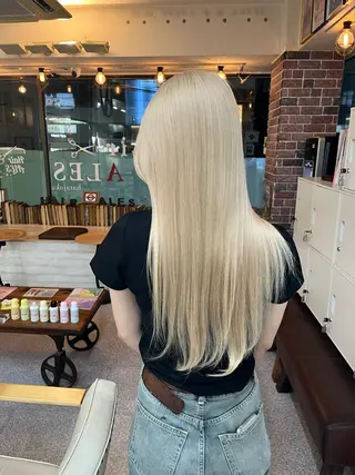 カラー エクステ ハイトーン 💭黒崎ハルカのヘアスタイル