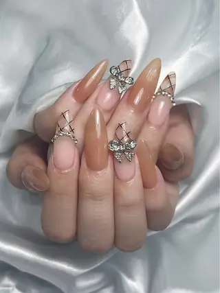 ネイル LEELA NAIL STUDIO所属・LEELA NAIL STUDIOのネイルデザイン