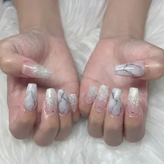 ネイル 石王 美羽のネイルデザイン