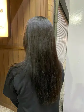 カラー CAFE  and  HAIR  SALON  re:verb所属・今枝莉菜 上品なツヤカラーのヘアスタイル