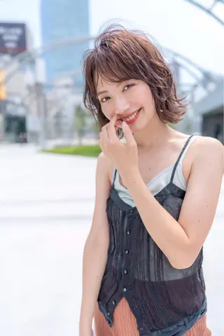 ミディアム カラー 🉐レイヤー/塩見 弘樹🉐渋谷のヘアスタイル