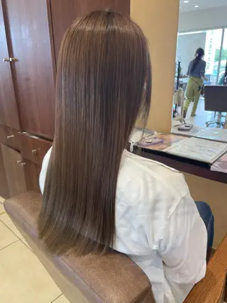 ロング カラー HIKARI🐈‍⬛ レイヤー×デザインのヘアスタイル