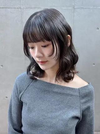 ミディアム パーマ 大橋 芽衣のヘアスタイル