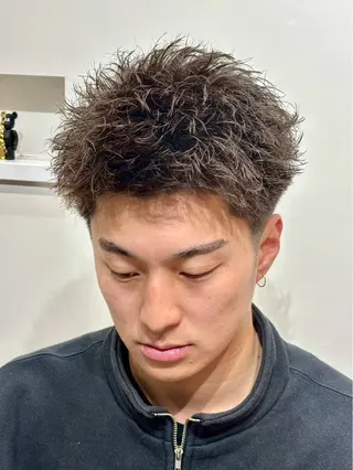 ショート パーマ メンズ 青木 真裟斗のヘアスタイル