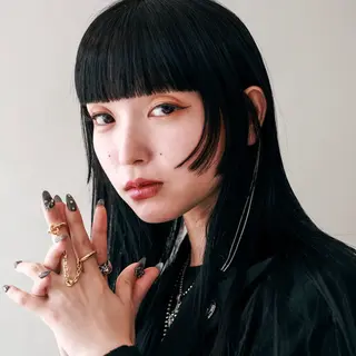 ロング カラー カットカラーモデル -yui -のヘアスタイル