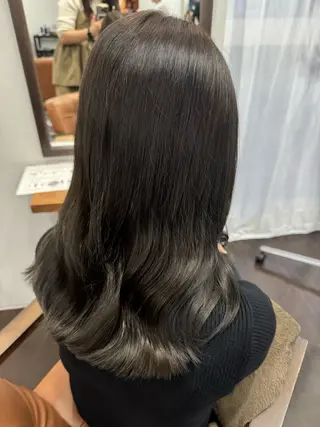 セミロング 難波 茜のヘアスタイル