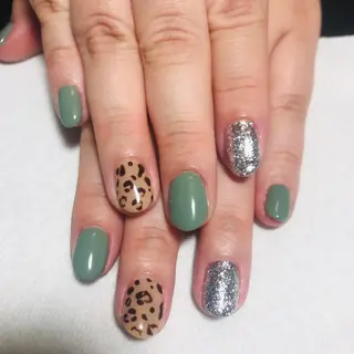 ネイル ECLAT エクラ所属・寺山 千鶴のネイルデザイン