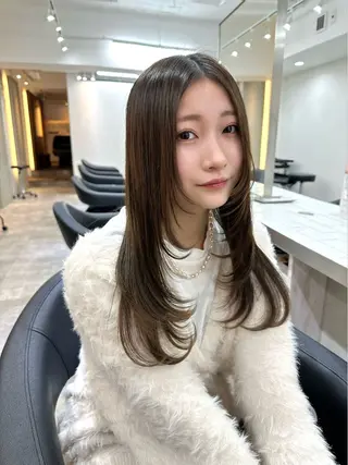 ロング カラー 艶髪レイヤー顔周り グレージュ添田晃基のヘアスタイル