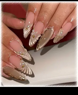 ネイル Lily Lily のネイルデザイン