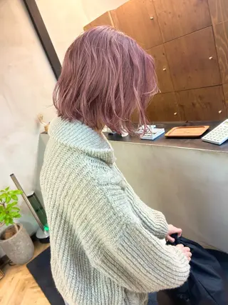 ミディアム カラー パーマ ヘアアレンジ 髪と音処　マトぺ所属・デザインカラー/ボブ ブリーチカラー/ユリのヘアスタイル
