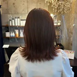 ミディアム 阿部 麻衣子のヘアスタイル