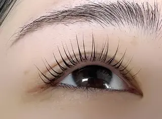 マツエク・マツパ FLY NAIL&Eyelash Salon 梅田店所属・YUKI FUKUMARUのマツエク・マツパデザイン