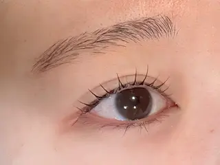 マツエク・マツパ TotalBeautysalonCURE所属・CURE 朱梨のネイルデザイン