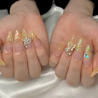 ネイル . 未來のネイルデザイン