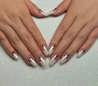 ネイル VIERU 🌈🎀💖のネイルデザイン