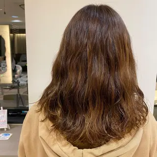 ミディアム 長井 麻帆のヘアスタイル