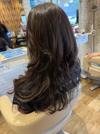 ロング パーマ 三木 絵未奈のヘアスタイル