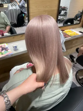 ミディアム カラー hisano / ハイトーン・透明感のヘアスタイル