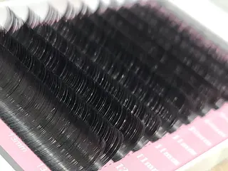 マツエク・マツパ Lily Eye&Nailのネイルデザイン