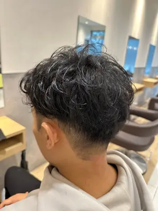 メンズ 市川透明感カラー &パーマ美容師Kaiのヘアスタイル