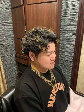 ショート パーマ メンズ プレミアムバーバー赤坂所属・野川 純麗のヘアスタイル