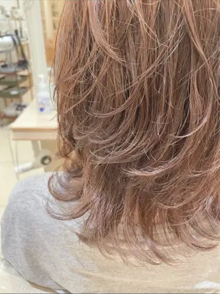 セミロング パーマ ハイトーン🌈✨️ 吉村美沙季のヘアスタイル